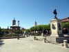 Alcala de henares plaza et monument de cervantes