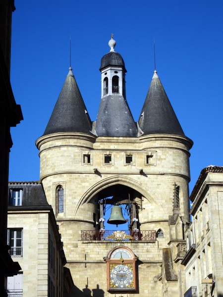 Bordeaux grosse cloche depuis rue du mirail