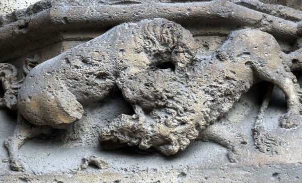  combat feroce sur portail sud cathedrale saint andre