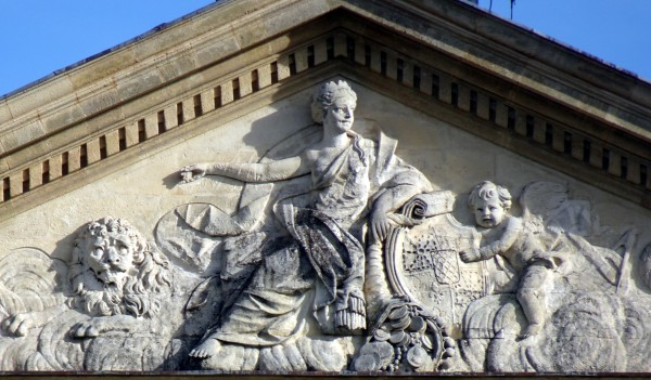  lion sur facade palais rohan mairie bordeaux
