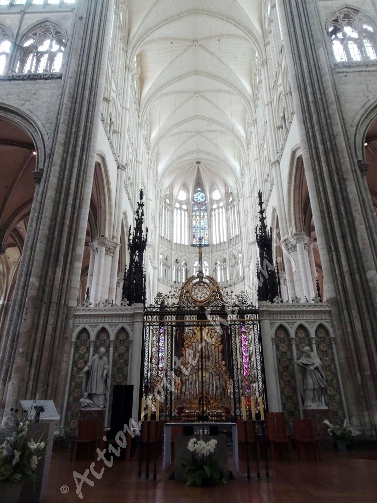 Cathedrale d´amiens autel et coeur