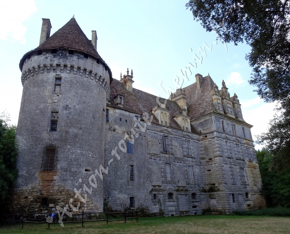 Chateau de lanquais en dordogne