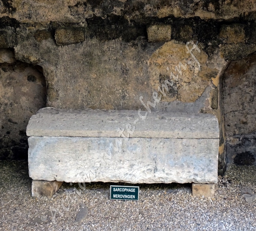 Sarcophage merovingien