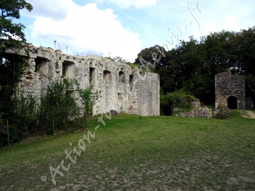 Chateau la trave ruines