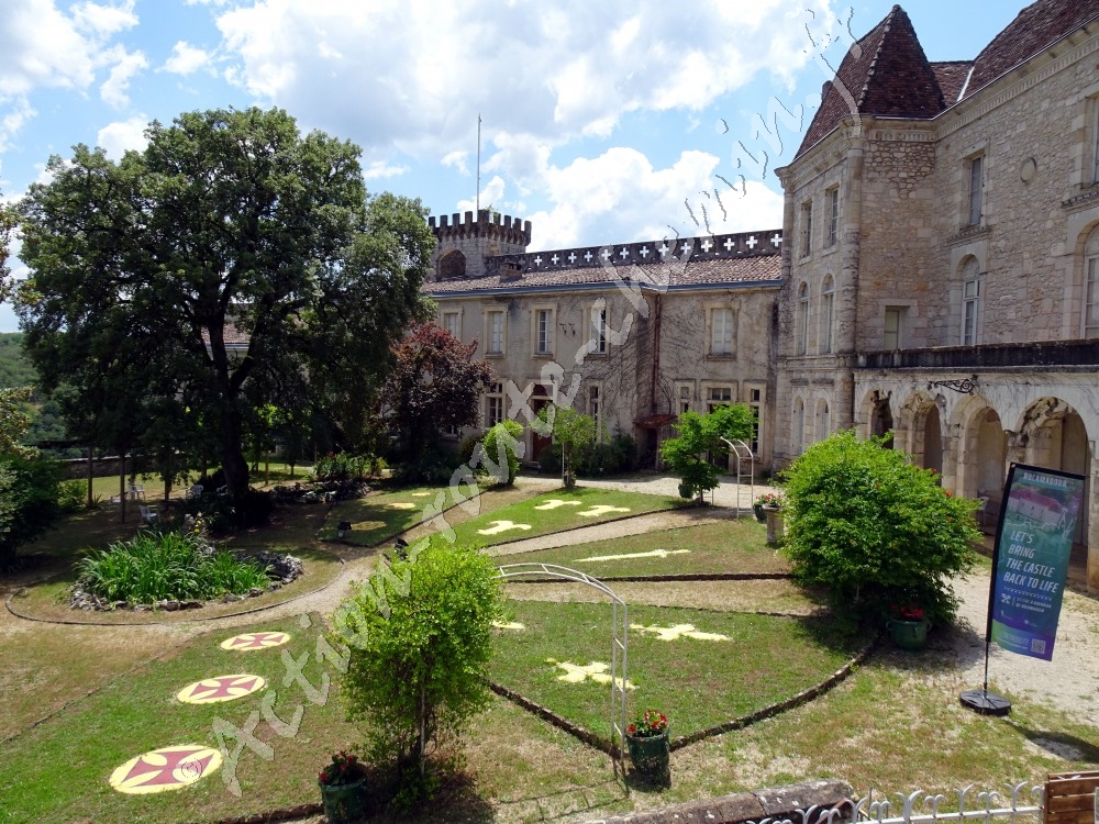 Rocamadour cour du chateau