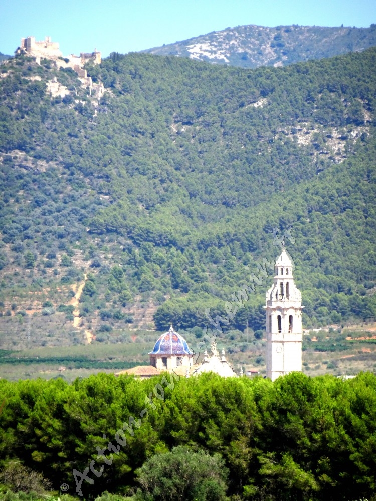 Château et église d´Alcala de Xivert