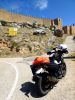 Une moto au château de Gormaz