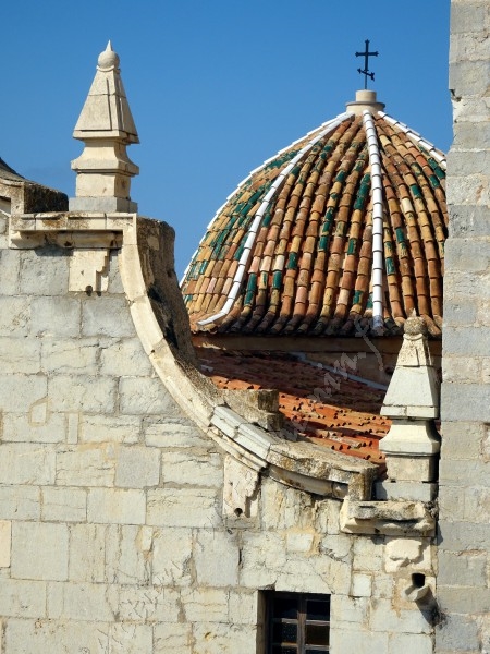  peniscola espagne chateau toiture chapelle