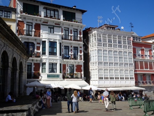 Pays basque et Lekeitio: deux immeubles originaux