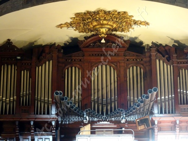 Pays basque: orgue de la basilique Loiola