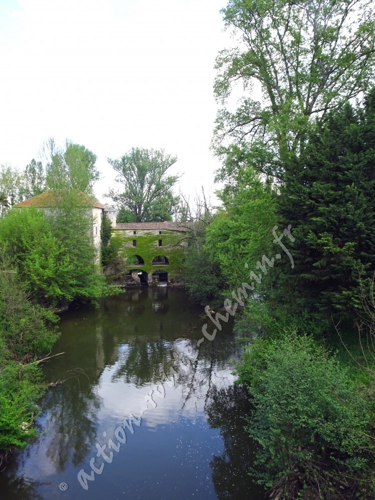 Moulin de Loubens sur le Drot en Gironde
