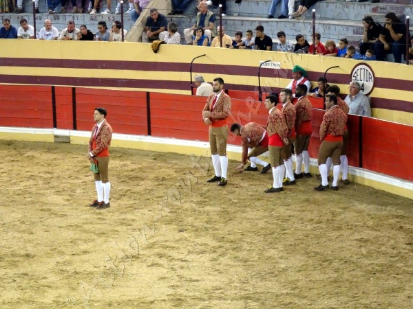  abiul portugal corrida attente avant approche vers le taureau