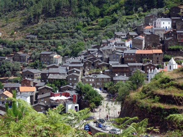  piodao portugal village schiste