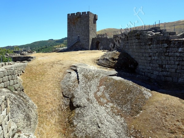  portugal castel de linhares tour