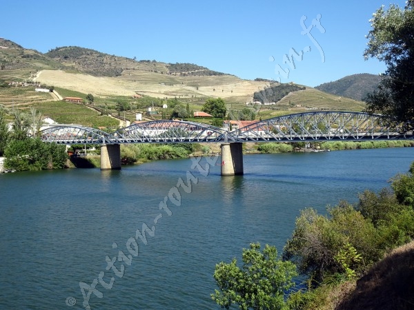 portugal pinhao pont sur douro