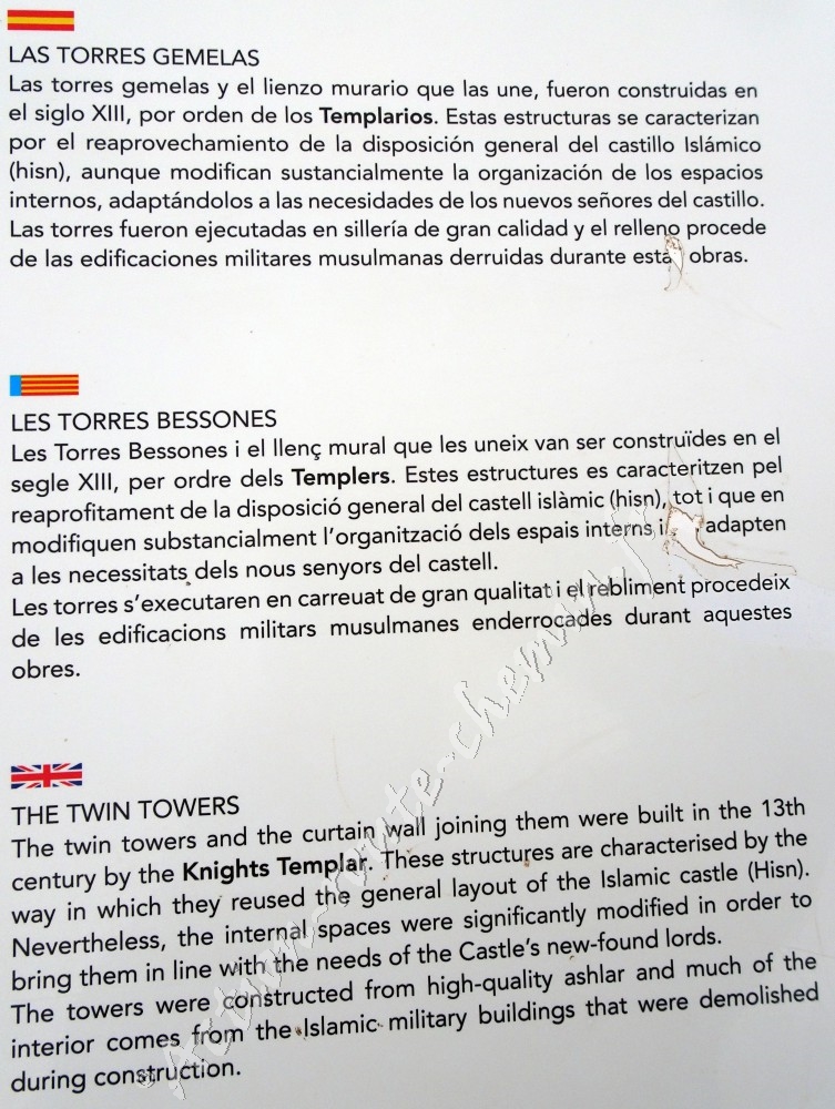 Information sur les tours jumelles au château de Xivert
