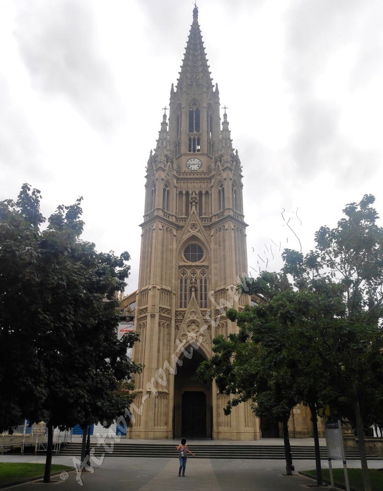 San Sebastian: flèche de la cathédrale Saint Pastor