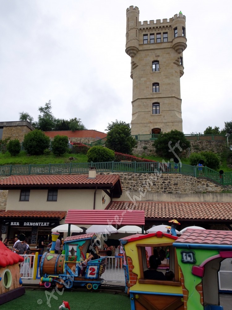 San Sebastian et Monte Igueldo: petit train attraction et torreon