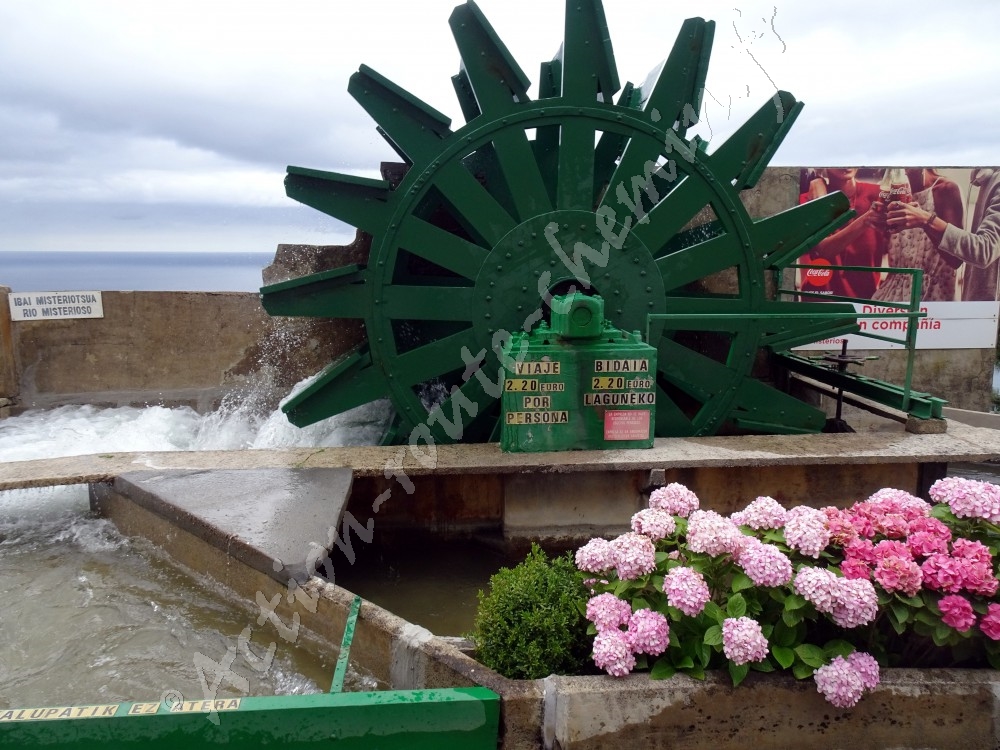 San Sebastian monte Igueldo: roue à aube assurant le courant d’eau