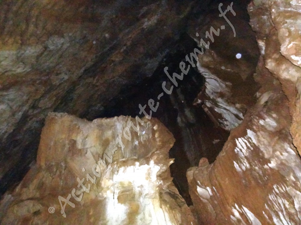 Bloc de roches à la grotte de La Verna
