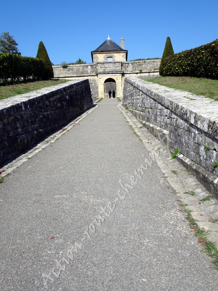 Blaye - entrée de la Citadelle - porte dauphine