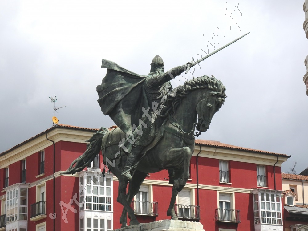 Statue du Cid dans la place Mio Cid à Burgos