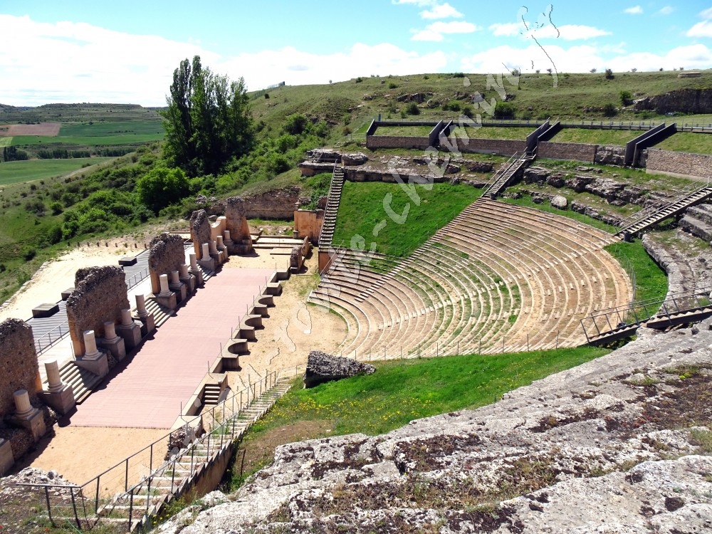 Grand theatre clunia cite gallo romaine