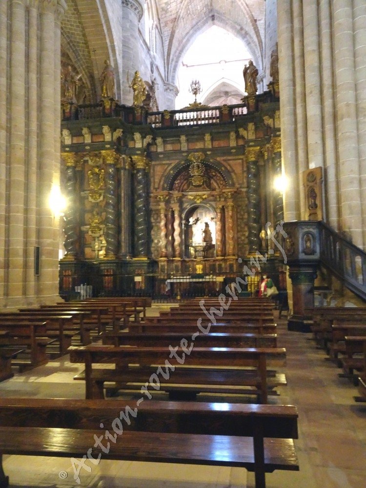 Interieur et coeur cathedrale de siguenza