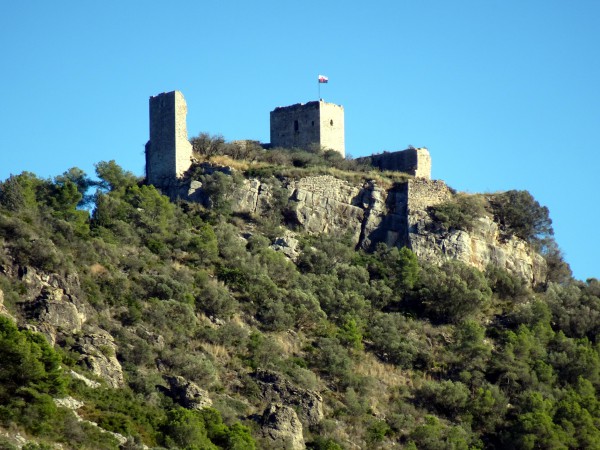 Castell de pulpis au loin