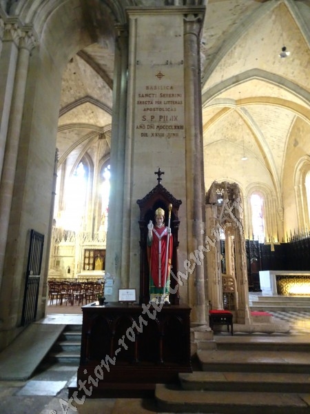 Interieur basilique saint seurin de bordeaux