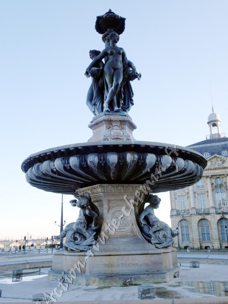 Bordeaux fontaine des trois graces