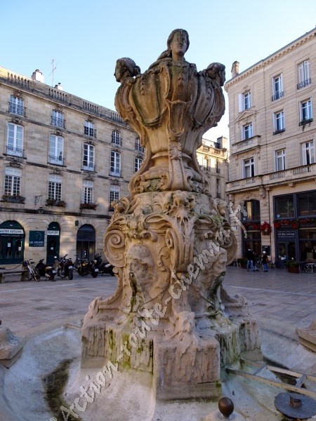 Bordeaux fontaine place du parlement