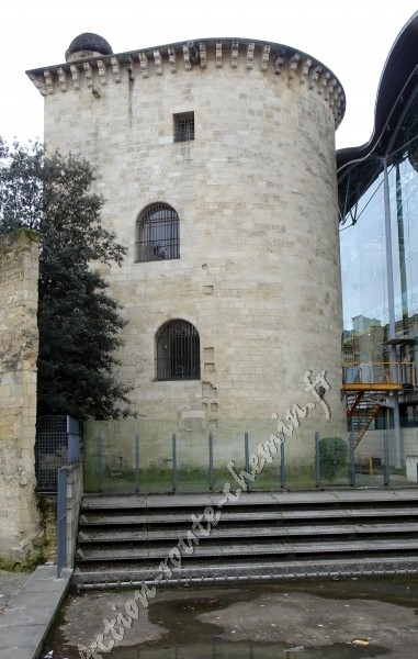 Tour chateau du ha au sud cote tribunal